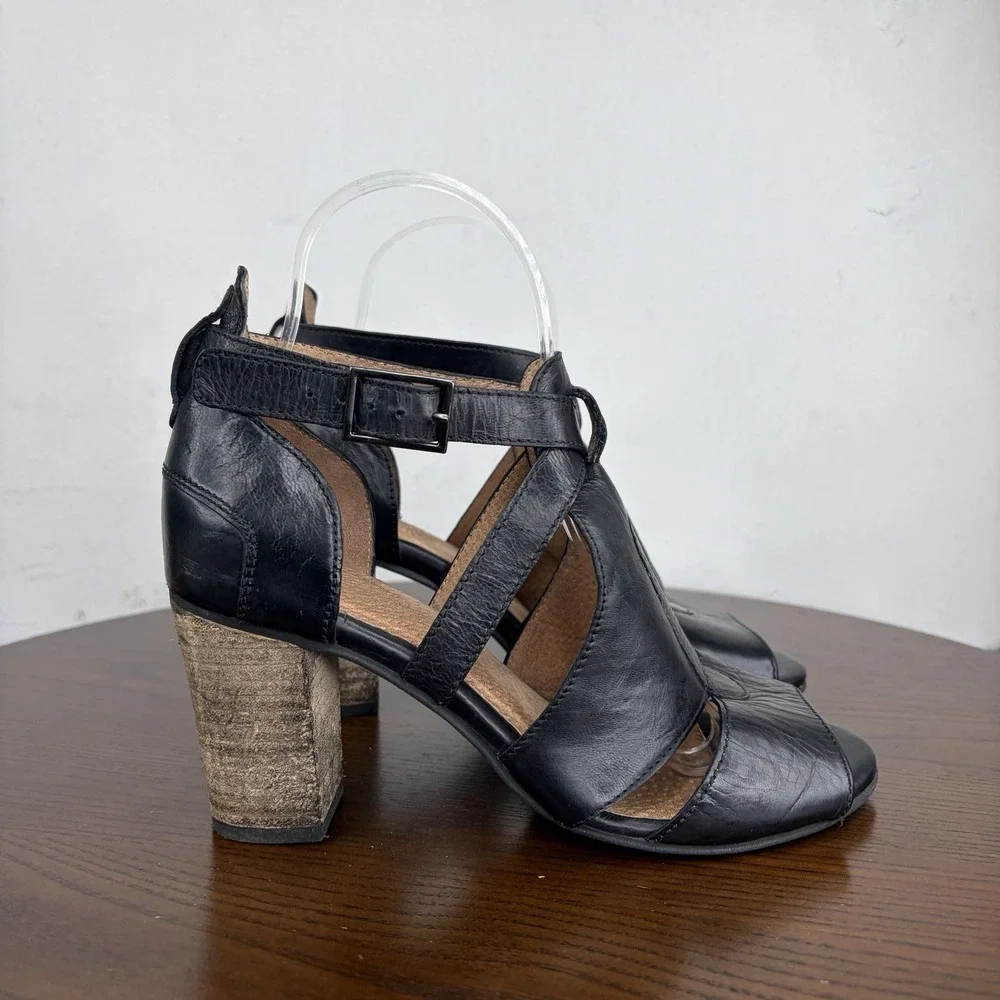 Seychelles Sandals Women's 7.5 Black Leather Strappy Block Heels Peep Toe Buckle
